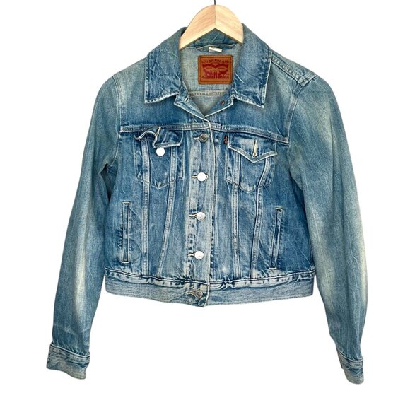 Levis Womens Blue Denim Fall Trucker Jean Jacket Medium pc9-70270-0073 Masc - Picture 1 of 15